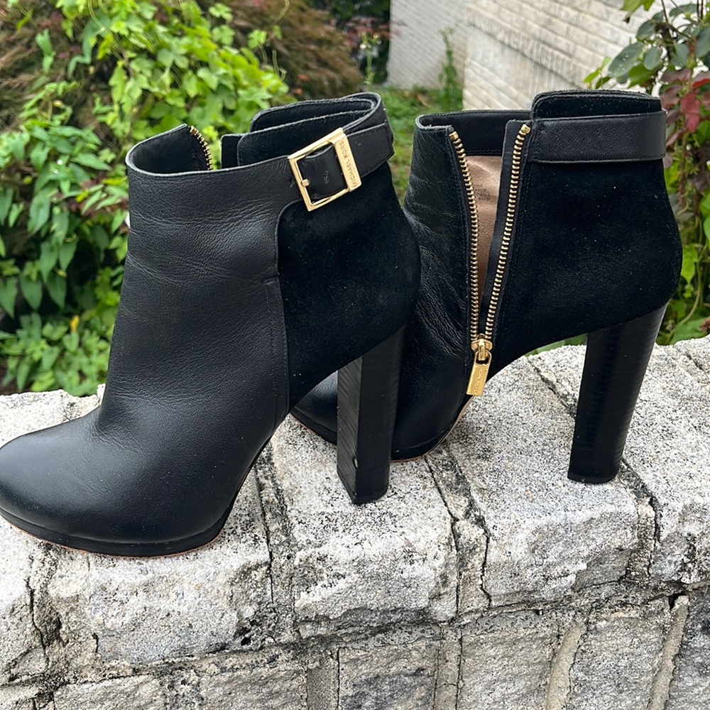 Pre- Loved Michael Kors black leather boots